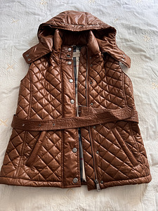 Burberry vest S/M (1 foto / 4)