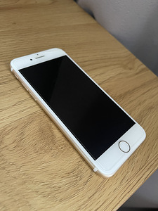Apple iPhone 7 (128GB) (2 foto / 6)