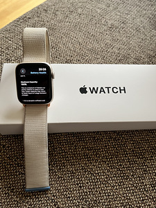 Apple Watch SE 2 44MM GPS Starlight + множество ремешков (1 фото из 5)