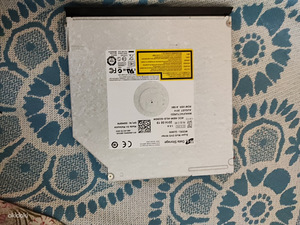Dell Latitude E6440 plaadilugeja (2 foto / 2)