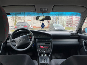 Audi A6 2.6 V6 110kv (8 foto / 11)