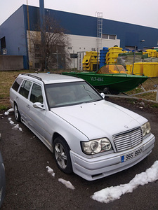 Mercedes-Benz 250D (3 foto / 6)