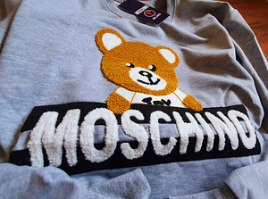 Кофта Moschino (2 фото из 2)