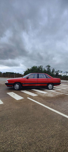Audi 100 c3