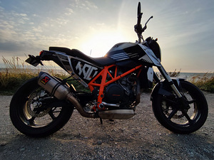 14 KTM 690 Duke ABS (2 foto / 9)