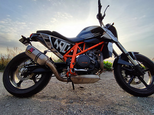 14 KTM 690 Duke ABS (9 foto / 9)