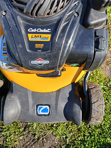 Cub Cadet muruniiduk kogumiskastiga (2 foto / 3)