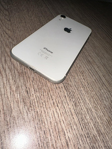 iPhone XR 64gb (valge) (4 foto / 4)