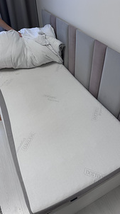 Voodi 90x190 + KOMPLEKTIS MADDRATS JA KATTEMADDRATS (2 foto / 9)