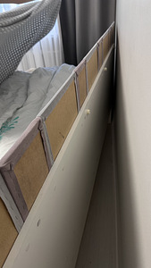 Voodi 90x190 + KOMPLEKTIS MADDRATS JA KATTEMADDRATS (5 foto / 9)