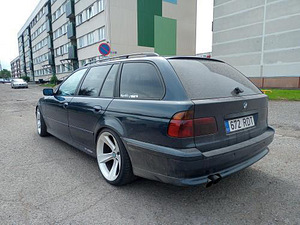 БМВ 530Д (2 фото из 12)