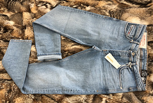 Джинсы diesel (3 фото из 4)
