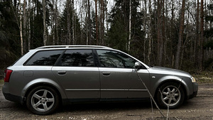 Audi A4 (6 foto / 9)