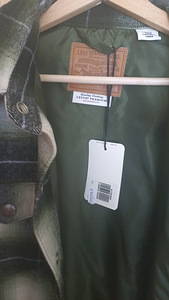 НОВЫЙ! LEVIS куртка (4 фото из 5)