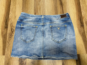 Guess teksaseelik XS (2 foto / 2)