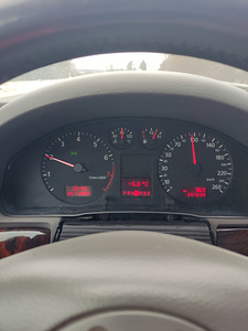Audi A4. 2,4B automaat. Väga heas korras. (8 foto / 9)