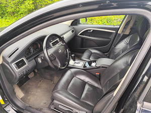 Volvo v70 2.4d 136kw 2007a (5 foto / 9)