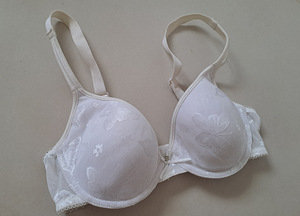 Valge ilus push-up rinnahoidja (1 foto / 1)
