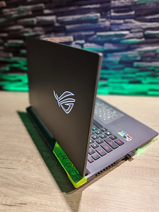 ASUS ROG Strix G15/R9/3080 (4 foto / 4)