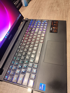 Gigabyte 15p/i7/RTX 3080 (2 foto / 2)