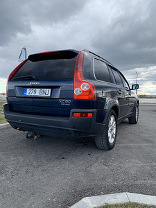 Volvo XC90 (4 foto / 13)