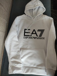Женская одежда Armani (1 фото из 2)