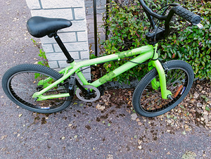 BMX TRIKIRATAS (2 foto / 3)