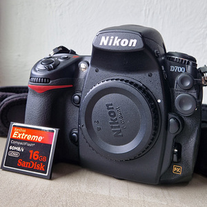 Fototehnika Nikon D700 objektiivid aksessuaarid (2 foto / 10)