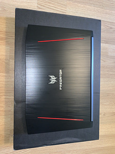 Predator Helios 300 (5 foto / 5)