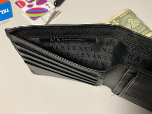 Armani Exchange (3 foto / 3)