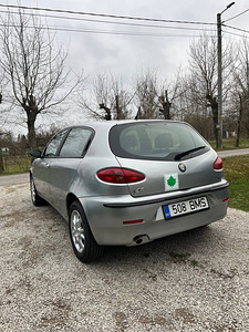 Alfa Romeo 147 (2 foto / 7)