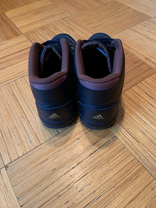 Продам классные кроссовки Adidas. (5 фото из 5)