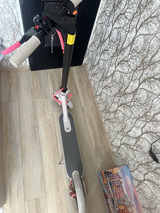 Xiaomi Electric Scooter 3 (2 foto / 3)