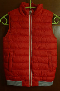 OVS laste vest (1 foto / 2)