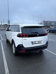 Peugeot 5008 7 kohta 2020 (4 foto / 5)