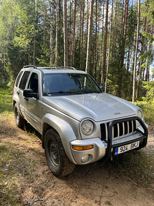 Джип cherokee (2 фото из 3)