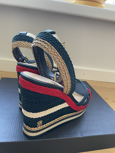 Sandaalid tommy hilfiger (3 foto / 3)