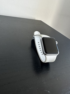 Apple Watch 3 серия (1 фото из 3)