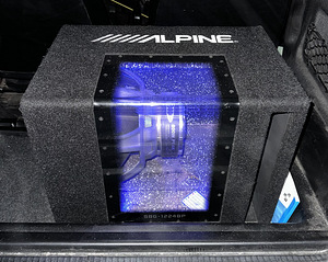 Alpine SBG1224BP + MRV-M500 (1 фото из 4)