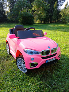 BMW elektriauto lastele (1 foto / 3)