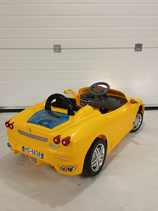 Laste Ferrari Elektriauto (2 foto / 5)