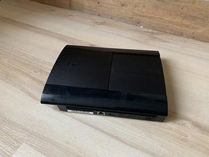 PlayStation 3 superslim 500gb (1 foto / 3)