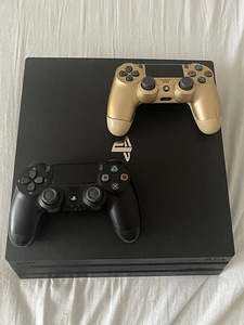 Продаю PlayStation 4 pro 1tb 2 игровых геймпада (2 фото из 3)