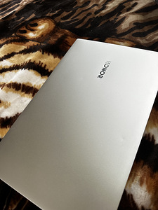 Ноутбук Honor MagicBook pro (3 фото из 4)
