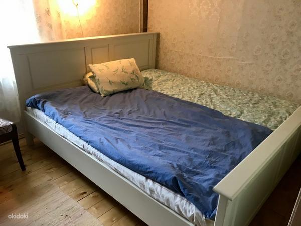 Двуспальная кровать из массива дерева (фото #1)