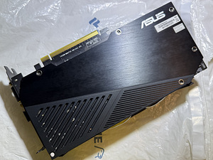 Asus GeForce RTX 2060 Dual EVO (5 фото из 6)