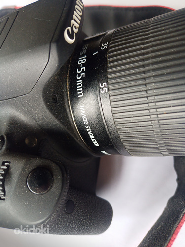 Зеркальная фотокамера Canon EOS 700D (фото #2)