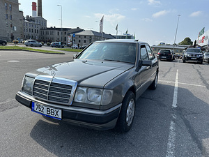 Мерседес бенц 300d w124 (1 фото из 8)