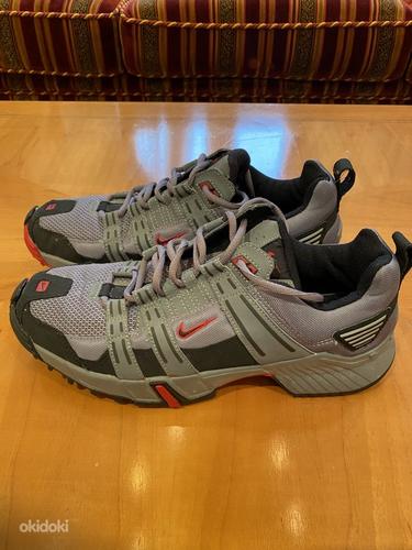 Серые походные кроссовки Nike - размер 47 (фото #3)