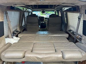 GMC SAVANA 1500 (11 фото из 13)